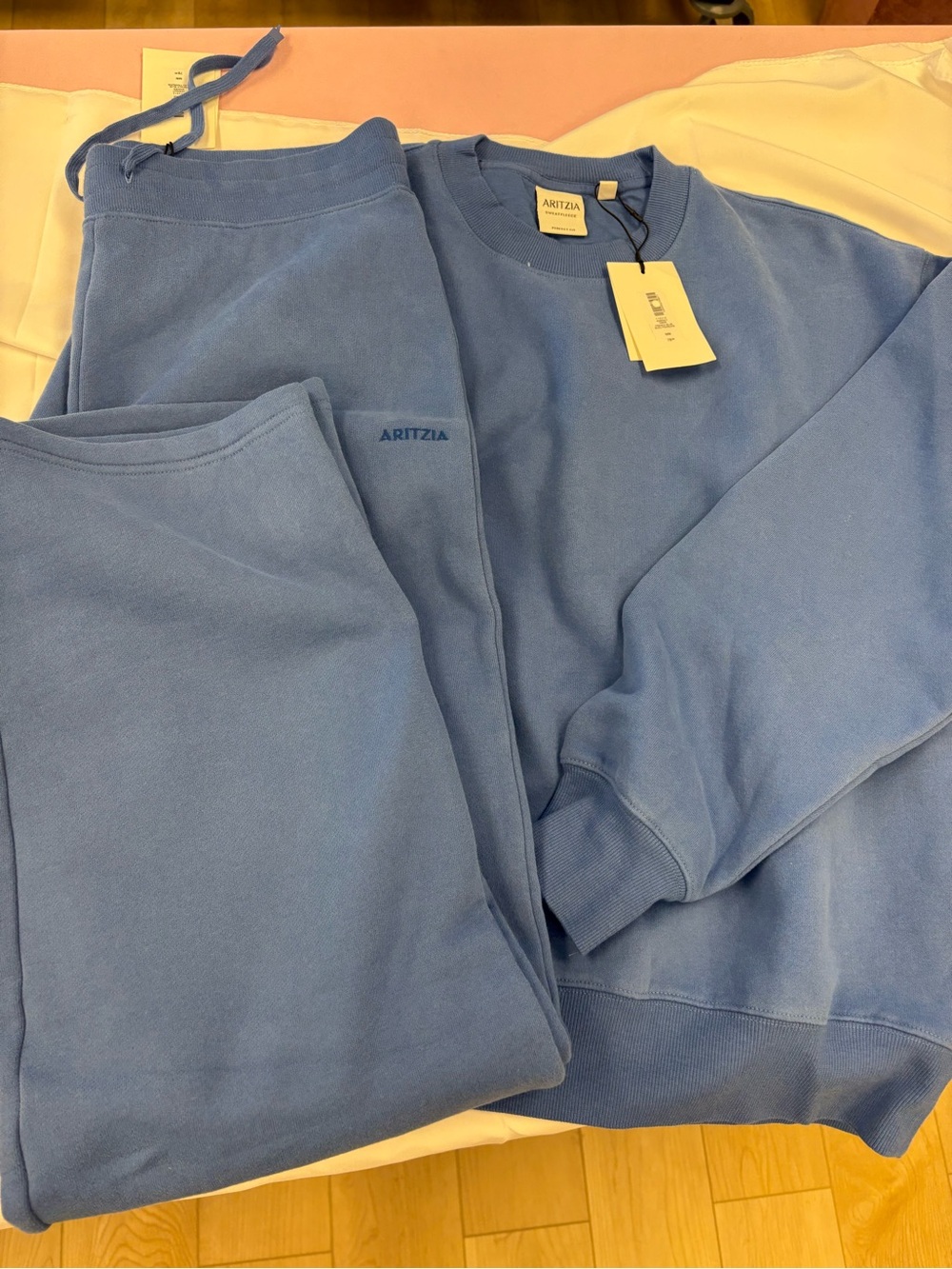 NWT aritzia sweatfleece set